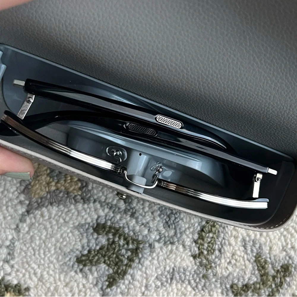 sangstre smart glasses with charging case